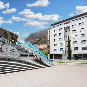 Yomo Mola Park Лес Эскальдес